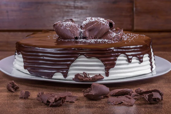 Νόστιμη Πίτα Κρέμα Σοκολάτα Ξύλινο Φόντο Στη Βραζιλία Ονομάζεται Torta — Φωτογραφία Αρχείου