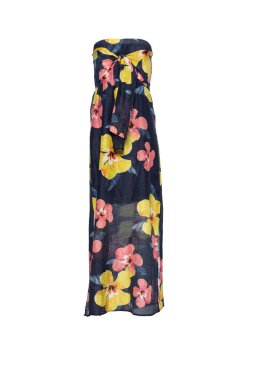 Tavuk salatası. Salpicao, dilimlenmiş tavuk, kuru üzüm, rendelenmiş havuç, patates çubuğu ve mayonezle yapılan tipik bir Brezilya salatasıdır.