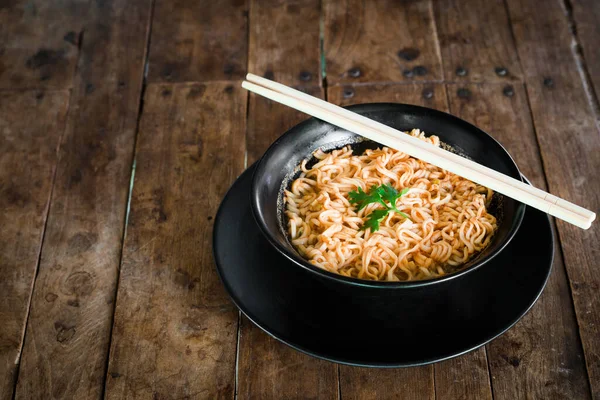 Instant Noodles Cup Wooden Floor Asian Meal Minutes — Stock Photo, Image