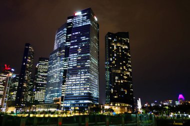 Singapur Finans Bölgesi Geceleri gökyüzü