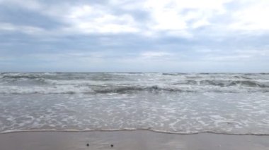 okyanus dalga ile akşam deniz kum plaj