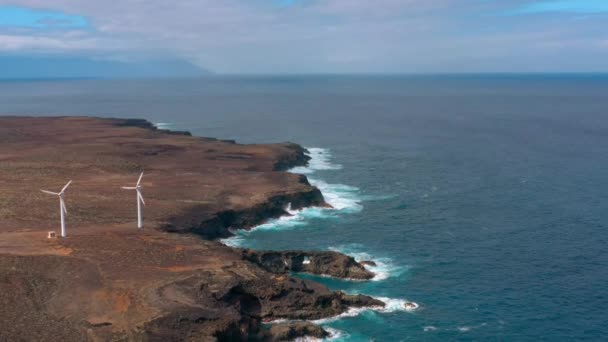 Légi Felvétel Szélmalom Farm Atlanti Óceán Partján Tenerife — Stock videók