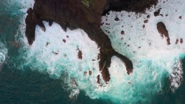 テネリフェ島の Taganana には大西洋の海岸線の空中写真 — ストック動画