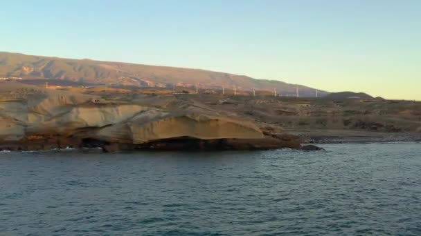Letecký Pohled Statek Větrný Mlýn Břehu Atlantického Oceánu Tenerife — Stock video