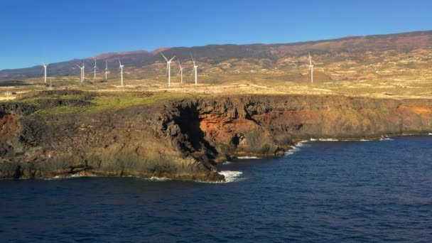 Luchtfoto Van Windmolen Boerderij Aan Oever Van Atlantische Oceaan Tenerife — Stockvideo