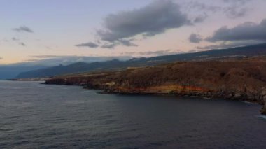 Tenerife Atlantik Okyanusu kıyı şeridi havadan görünümü