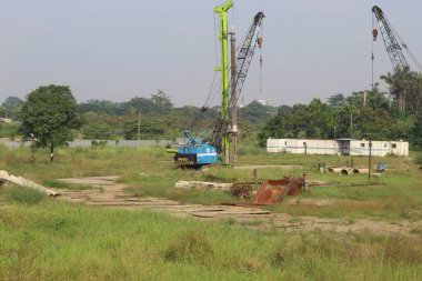 Yığınların inşası için proje. Yeşil topraklara yığınlar yerleştirmek. Konut için arazi hazırlığı