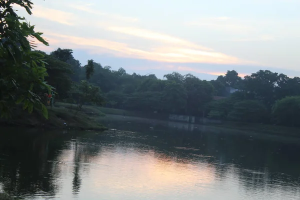 Soleil Lève Dessus Eau Lac Indonésie — Photo