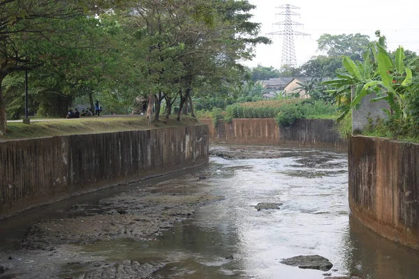 Großer Schmutziger Fluss Jakarta — Stockfoto