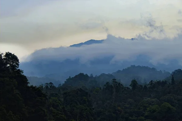 Gelap Gunung Sore Hari — Stok Foto