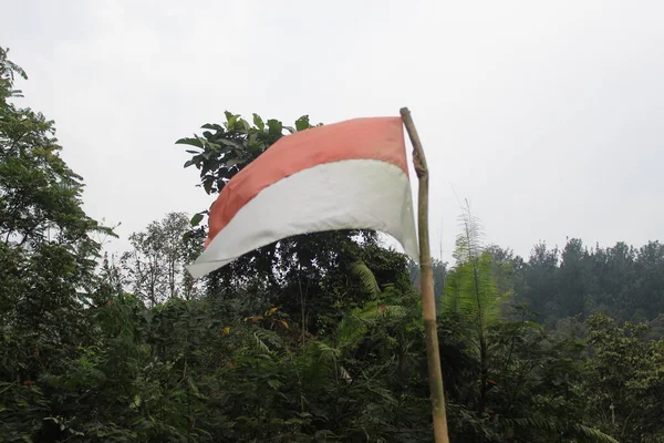 Indonesian Flag Flying Mountain Red White Flag Mountains — Stock Photo, Image