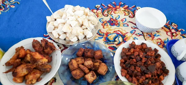 Servindo Comida Durante Feriados Religiosos Ásia — Fotografia de Stock