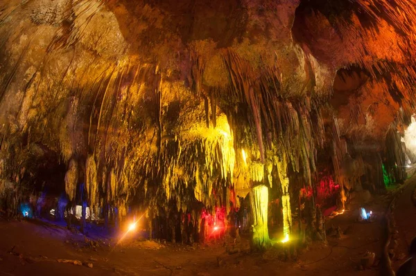 Khao Bin Cave Offers Truly Amazing Scenes Plentiful Stalactite Stalagmite — Stock Photo, Image