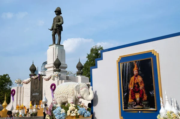 Bangkok Tailandia Enero 2017 Rey Rama Monumento Fuente Frente Parque —  Fotos de Stock