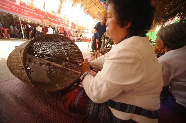 Phayao Ταϊλάνδη Μάιος 2015 Αγνώστων Στοιχείων Γυναίκα Ανώτερος Tai Lue — Φωτογραφία Αρχείου