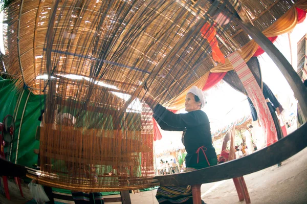 Phayao Tayland Mayıs 2015 Belirsiz Bir Üst Düzey Tai Lue — Stok fotoğraf