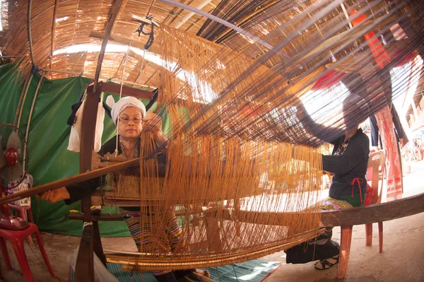 Phayao Tailandia Mayo 2015 Mujer Mayor Identificada Minoría Tai Lue — Foto de Stock