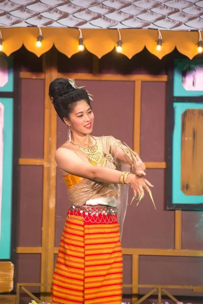 Lady Middle Thai Classical Dancing Suit Showing Pattern Traditional Dancing — Stock Photo, Image