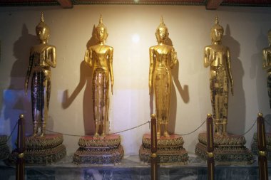 Buda Albümdeki manastır. Manastır dört viharas veya viharns ile kesişti, her yönde Wat Pho üzerinde biri bir Bangkok'un en eski temples.its resmi adı Wat Phra Chetuphon Vimolmangklararm Rajwaramahaviharn Bangkok, Tayland olduğunu.