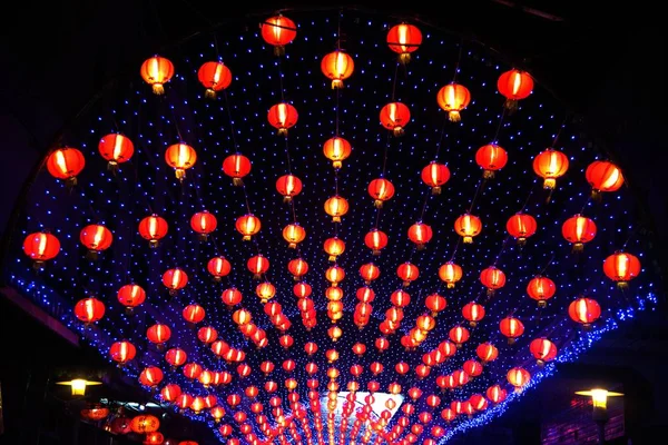 Noční Scéna Červené Comp Lampa Lucerna Čínském Stylu Visí Zařízené — Stock fotografie