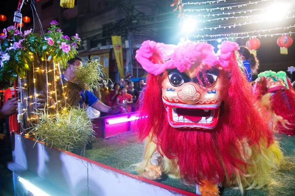 Nakorn Sawan Thailand Februar 2018 Unbekannte Chinesische Beijing Lion Dance — Stockfoto