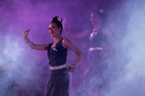 Bangkok Tailândia Janeiro 2019 Dançarina Não Identificada Está Dançando Com — Fotografia de Stock