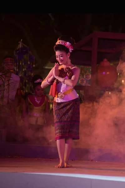 Bangkok Tailândia Janeiro 2019 Dançarina Não Identificada Está Dançando Uma — Fotografia de Stock