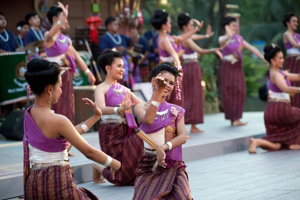 Bangkok Tajlandia Stycznia 2019 Niezidentyfikowany Tancerz Jest Północno Wschodniej Tajlandii — Zdjęcie stockowe