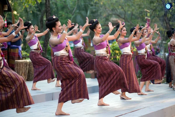 Bangkok Thailand Januari 2019 Oidentifierade Dansare Nordöstra Traditionell Thailändsk Dans — Stockfoto