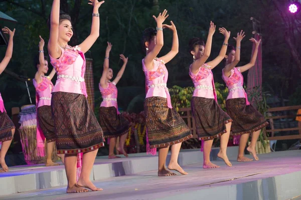 Bangkok Thailand January 2019 Dançarina Não Identificada Uma Dança Tailandesa — Fotografia de Stock
