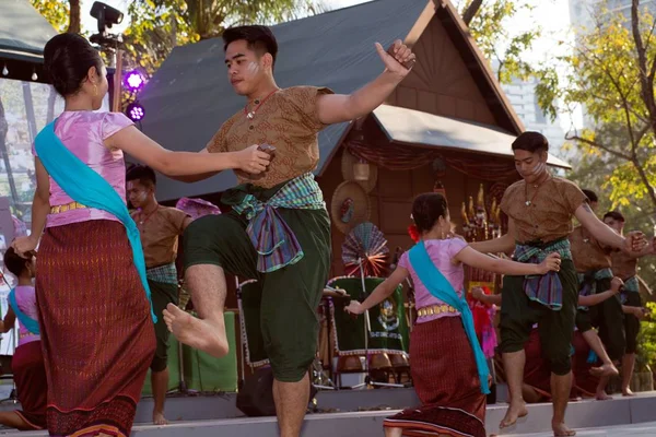 Bangkok Thailand January 2019 Unidentified Dancer Dancing Northeastern Traditional Thai — Stock Photo, Image