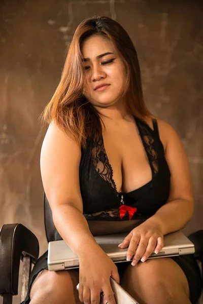 Asian Size Sexy Fat Overweight Long Hair Model Female Black — Stock Photo, Image