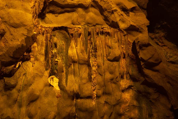 Krásné Stalaktity Stalagmity Uvnitř Jeskyně Khao Luang Provincii Petchaburi Uprostřed — Stock fotografie