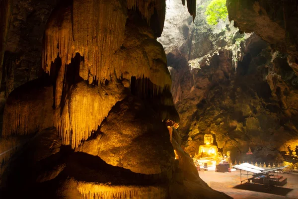 Entradas y salidas En Khao Luang Cueva Phetchaburi Provincia Medio de Tailandia . —  Fotos de Stock
