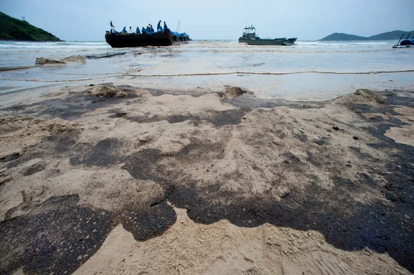 Black Oil Marks Beach Which Harmful Environment — Stock Photo, Image