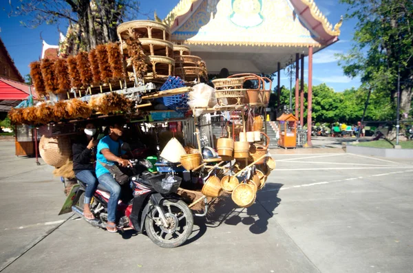 Kullanılmış Malların Satışı Için Tayland Daki Sokakta Motosikletler — Stok fotoğraf