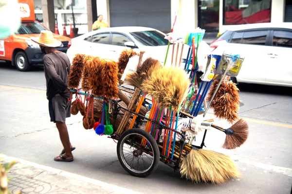 Нахон Патхом Таиланд Июня 2020 Года Неизвестный Продавец Тащил Рикшу — стоковое фото