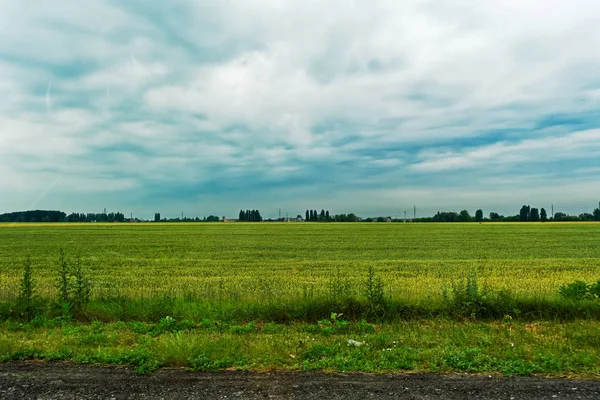 Paisaje Con Cielo Nublado —  Fotos de Stock