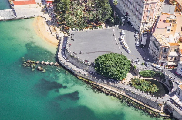 Arethusa, Syracuse kaynağının havadan görünümü