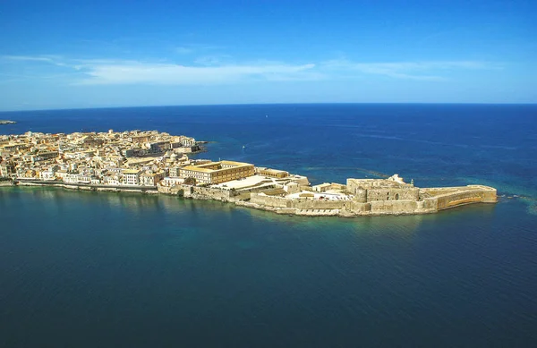 Kıyı şeridi kasaba Syracuse Sicilya