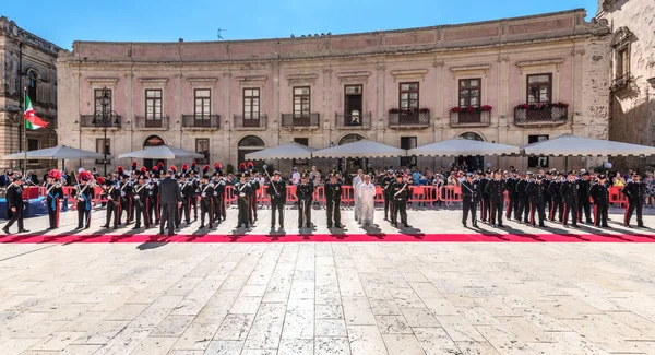 Syracuse Sicilya/ İtalya -05 Haziran 2019: Carabinieri Geçit Töreni 