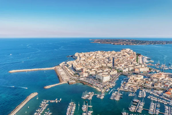 Luchtfoto van het eiland Ortgia in Syracuse Sicilië — Stockfoto