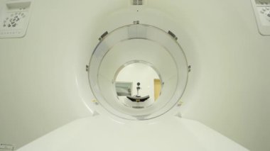 Modern MRI makine tarama teknolojisi