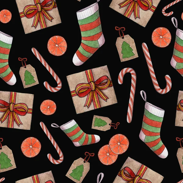 Julmönster.akvarell strumpa, kanel, mandarin, gåva, godis sockerrör och tagg med julgran — Stockfoto