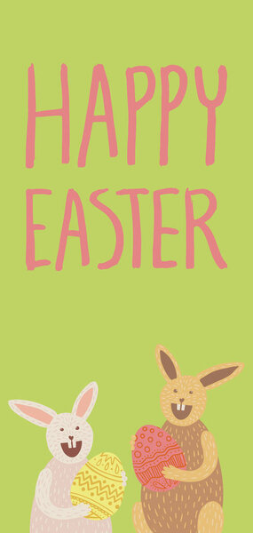 Площадь Счастливой Пасхальной открытки. Пара милых кроликов, держащих украшенное яйцо, смеющиеся, одетые в рыжий лук волос, цветочную корону. Ручное рисование. Желтый фон. Вертикальный размер DL.