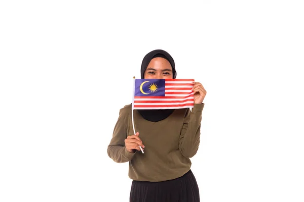 Malezya Bayrağını Elinde Tutan Mutlu Genç Malezyalı Kız Beyaz Arka — Stok fotoğraf