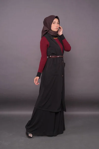 Hijab Fashion Maleisisch Meisje Draagt Hidjab Casual Jurk — Stockfoto