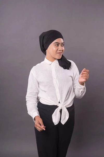 Portret Van Jong Aziatisch Meisje Met Tulband Hijab Mode Voor — Stockfoto