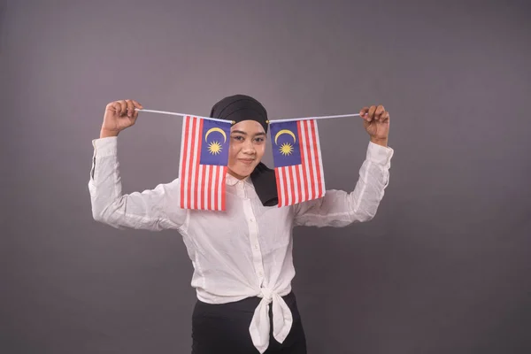 Menina Malásia Feliz Segurando Malásia Flag Independence Dia Conceito Patriótico — Fotografia de Stock