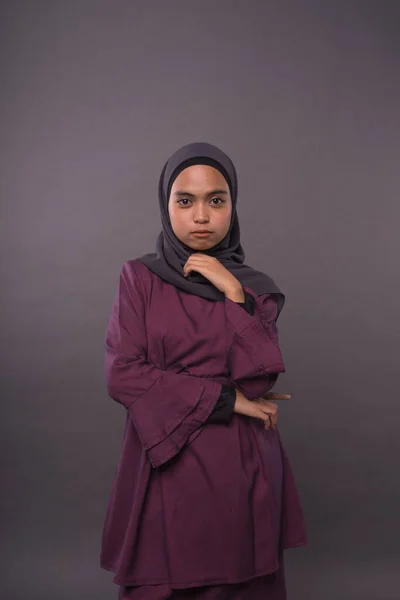 Retrato Menina Muçulmana Vestindo Hijab Cute Menina Muçulmana Com Hijab — Fotografia de Stock